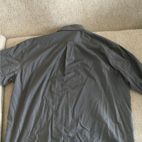 Button down shirt - Picture 2 of 3